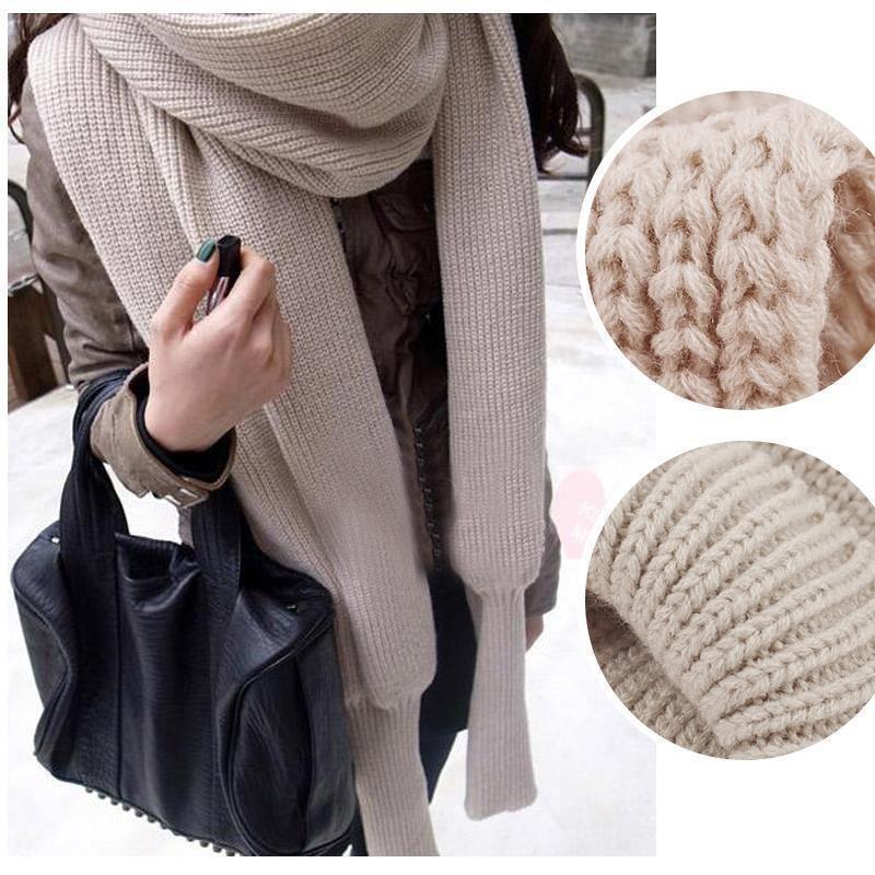 Loopstep | Herbst- und Wintermode gehäkelter Strickschal mit Ärmeln