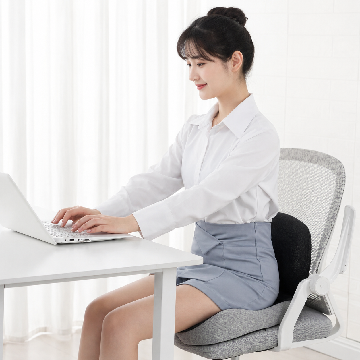Sitzkissen | Ergonomisches Memory Foam Sitzkissen | Druckentlastend & Rutschfest | ErgoComfort