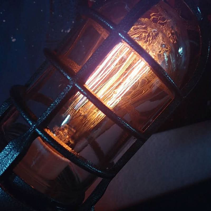 Loopstep | Steampunk-Rakete Tischlampe mit Flammenlicht