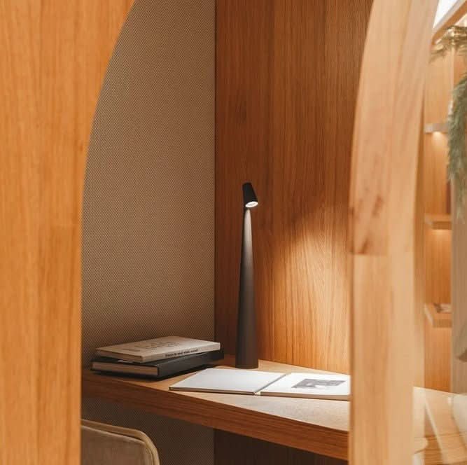 Loopstep | Wiederaufladbare tragbare LED-Tischlampe