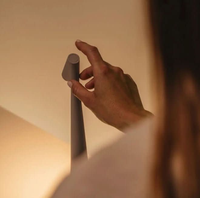 Loopstep | Wiederaufladbare tragbare LED-Tischlampe